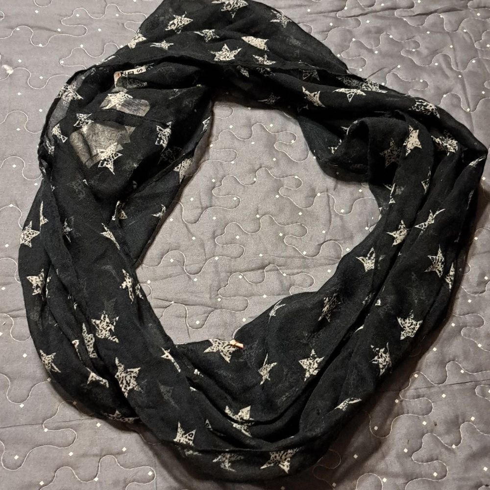 Claire's Navy blue stars scarf NWT
